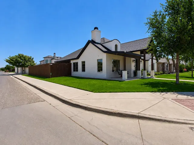 Photo 2 — 607 Buckingham Avenue, Wolfforth, TX 79382