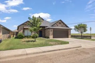 Photo 2 — 1131 17th Street, Shallowater, TX 79363