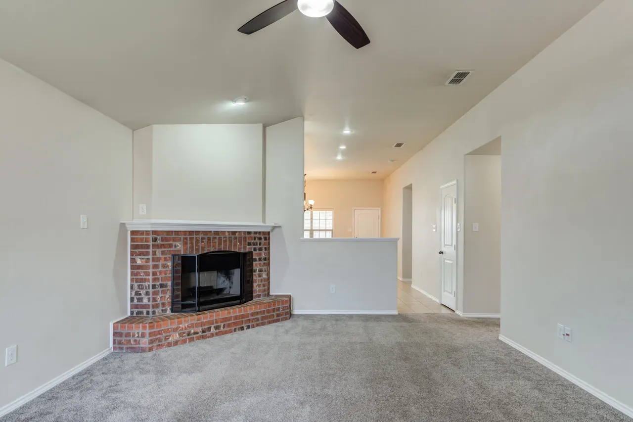 Photo 4 — 6925 95th Street, Lubbock, TX 79424