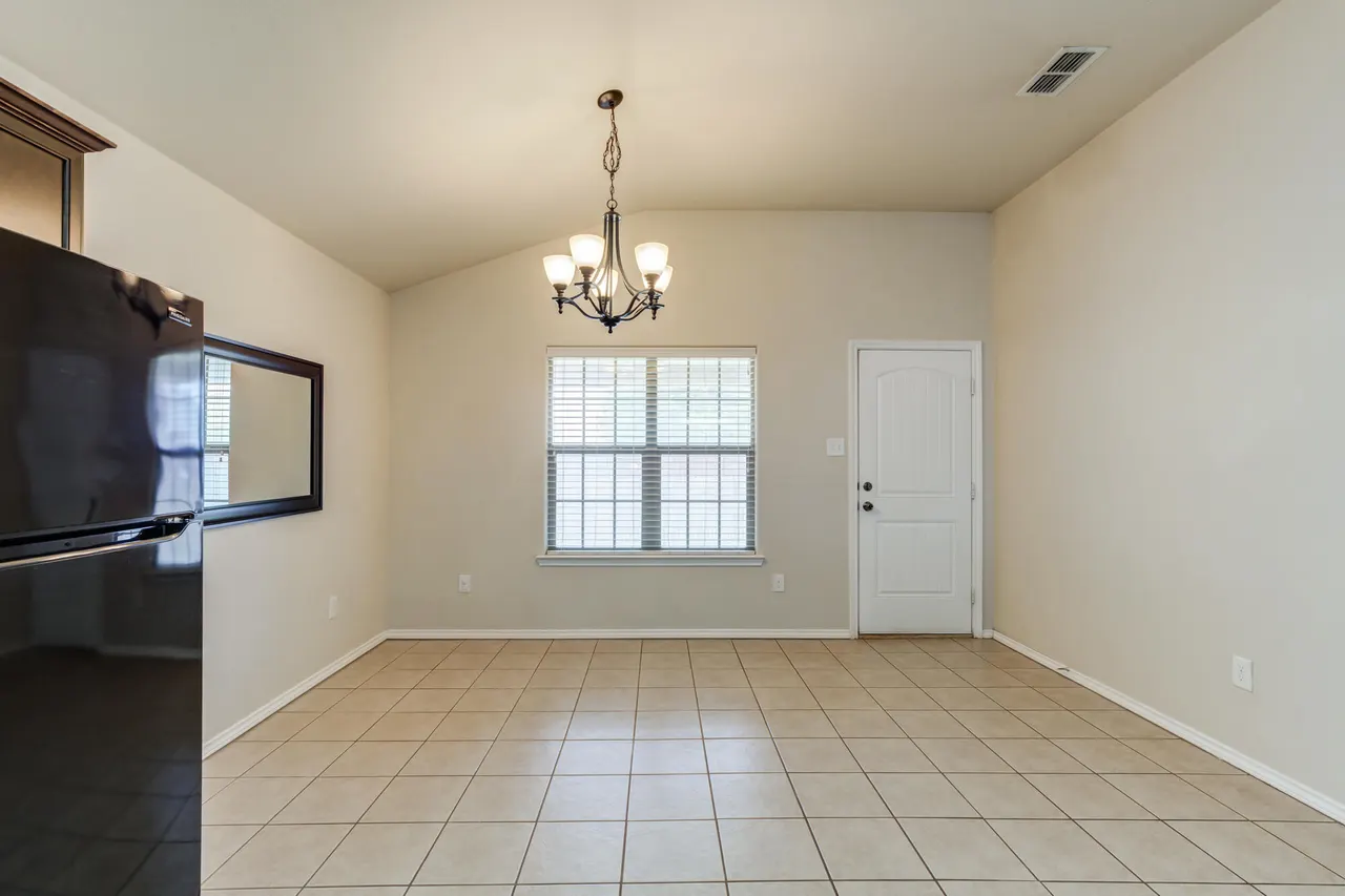 Photo 11 — 6925 95th Street, Lubbock, TX 79424