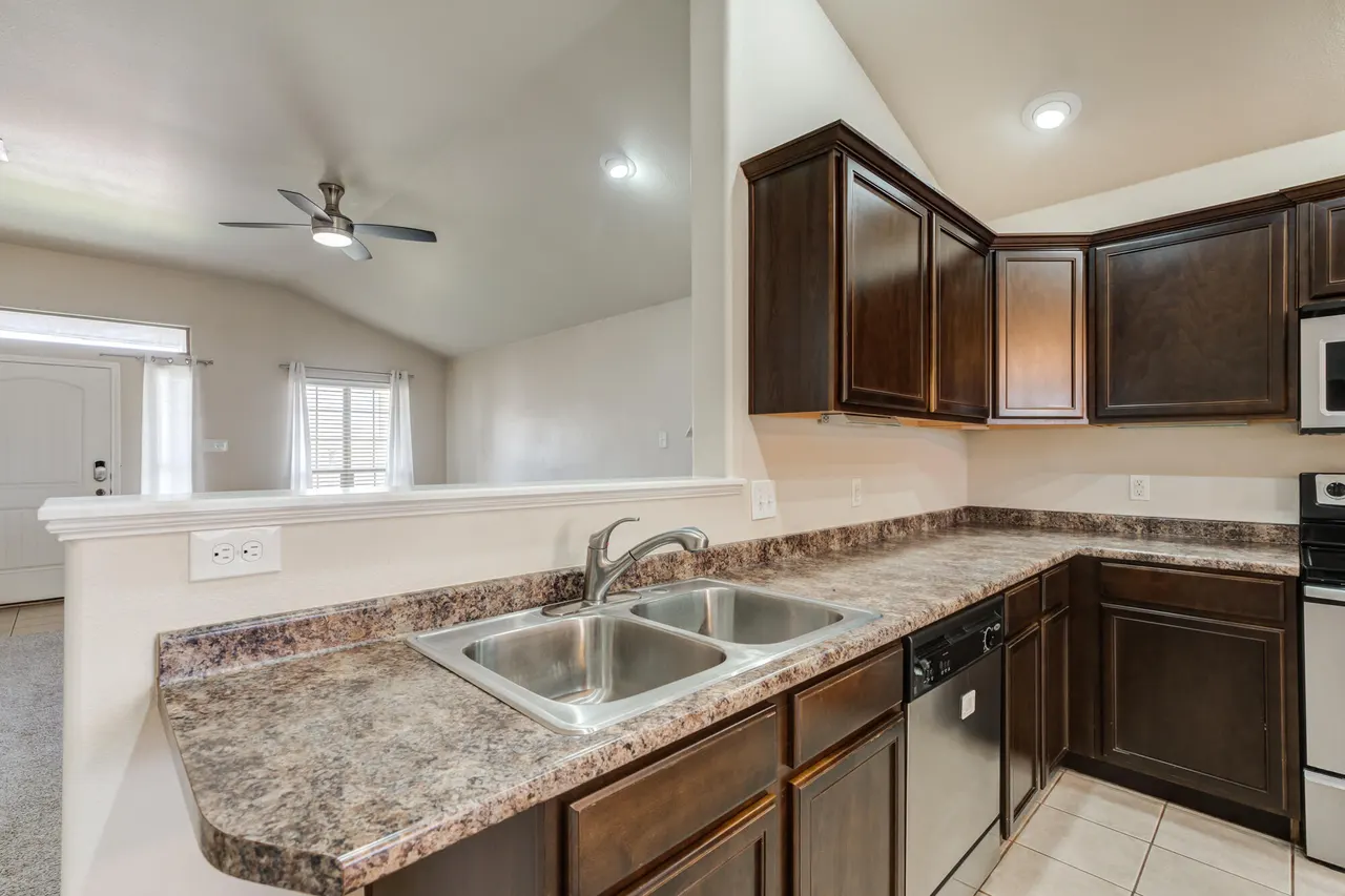 Photo 17 — 6925 95th Street, Lubbock, TX 79424