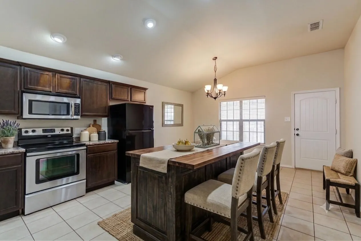 Photo 10 — 6925 95th Street, Lubbock, TX 79424