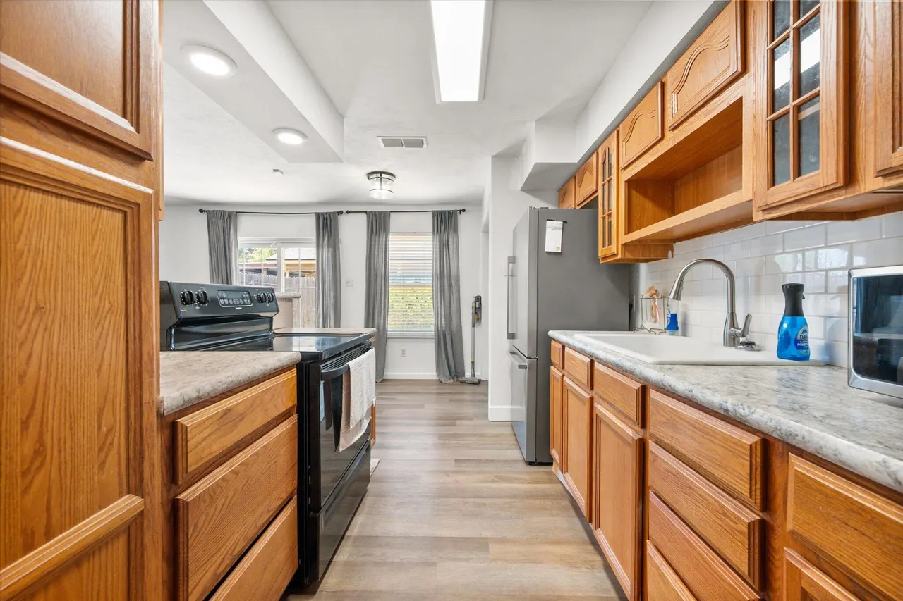 Photo 11 — 6308 27th Street, Lubbock, TX 79407