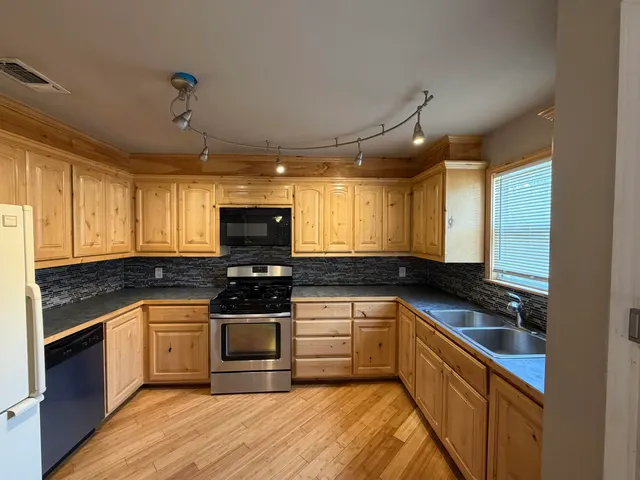 Photo 6 — 3505 28th Street, Lubbock, TX 79410