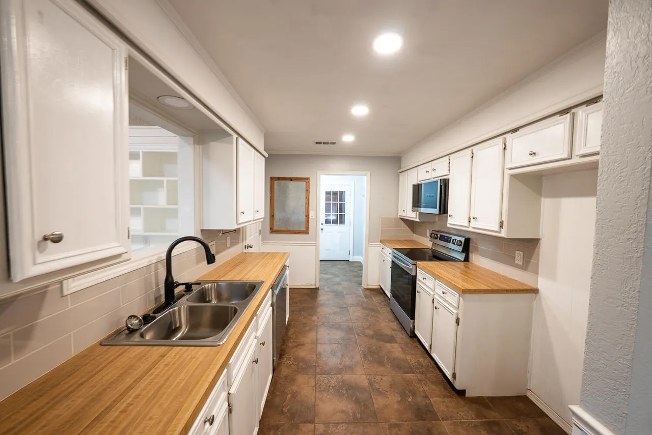 Photo 3 — 3214 94th Street, Lubbock, TX 79423