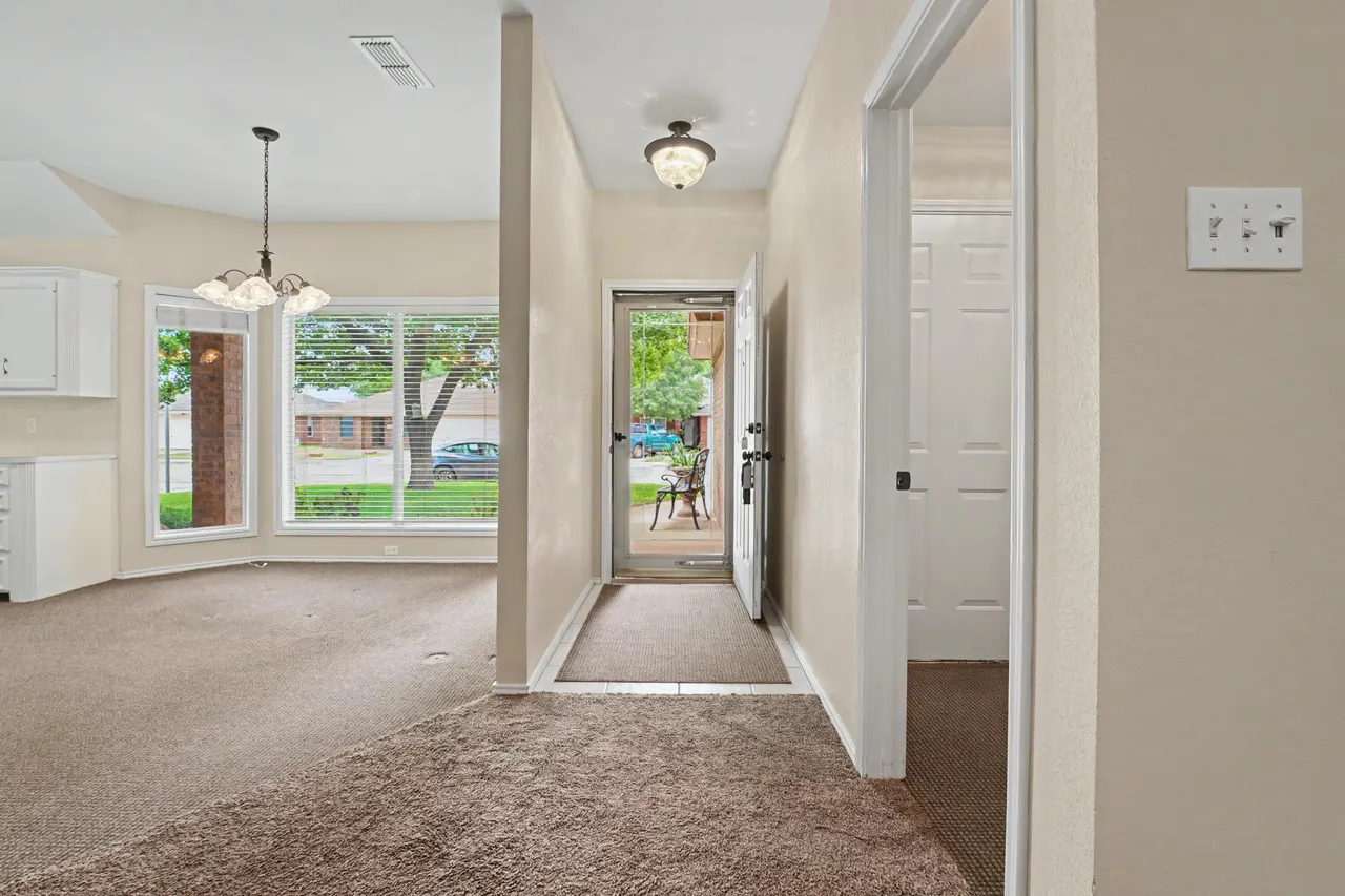 Photo 3 — 2902 85th Street, Lubbock, TX 79423