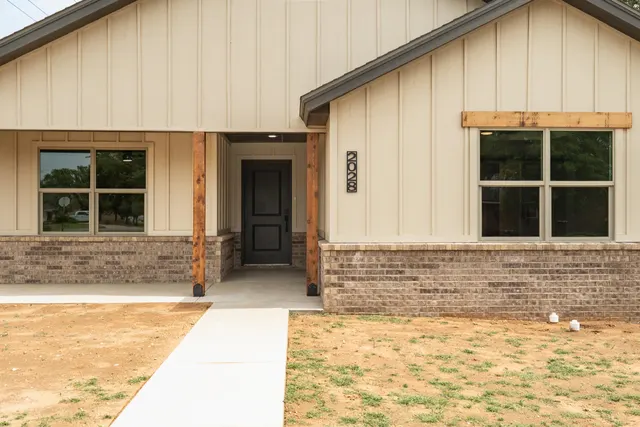 Photo 3 — 2028 N 5th Street, Tahoka, TX 79373