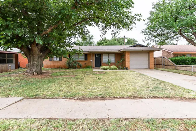 Front exterior — 406 Bangor Avenue, Lubbock, TX 79416