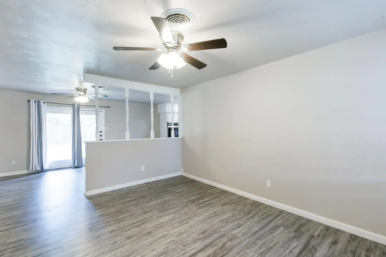 Photo 3 — 406 Bangor Avenue, Lubbock, TX 79416