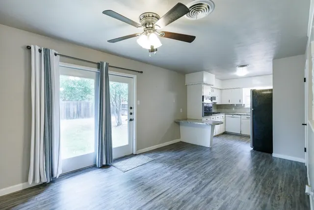 Photo 6 — 406 Bangor Avenue, Lubbock, TX 79416