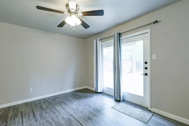 Photo 8 — 406 Bangor Avenue, Lubbock, TX 79416