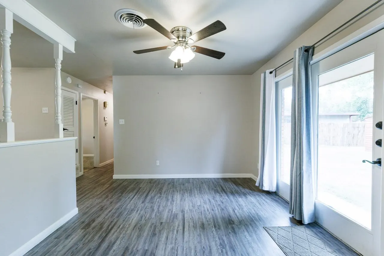 Photo 9 — 406 Bangor Avenue, Lubbock, TX 79416