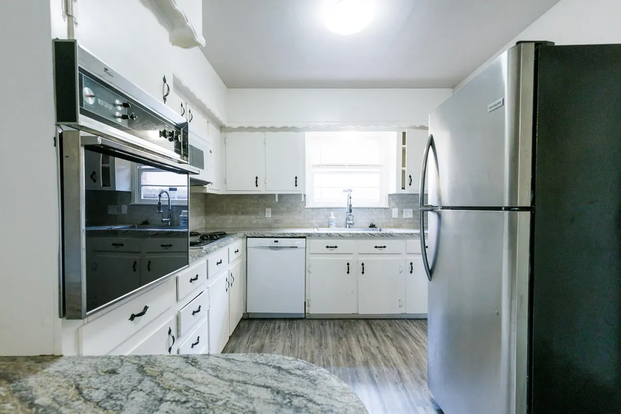 Photo 13 — 406 Bangor Avenue, Lubbock, TX 79416