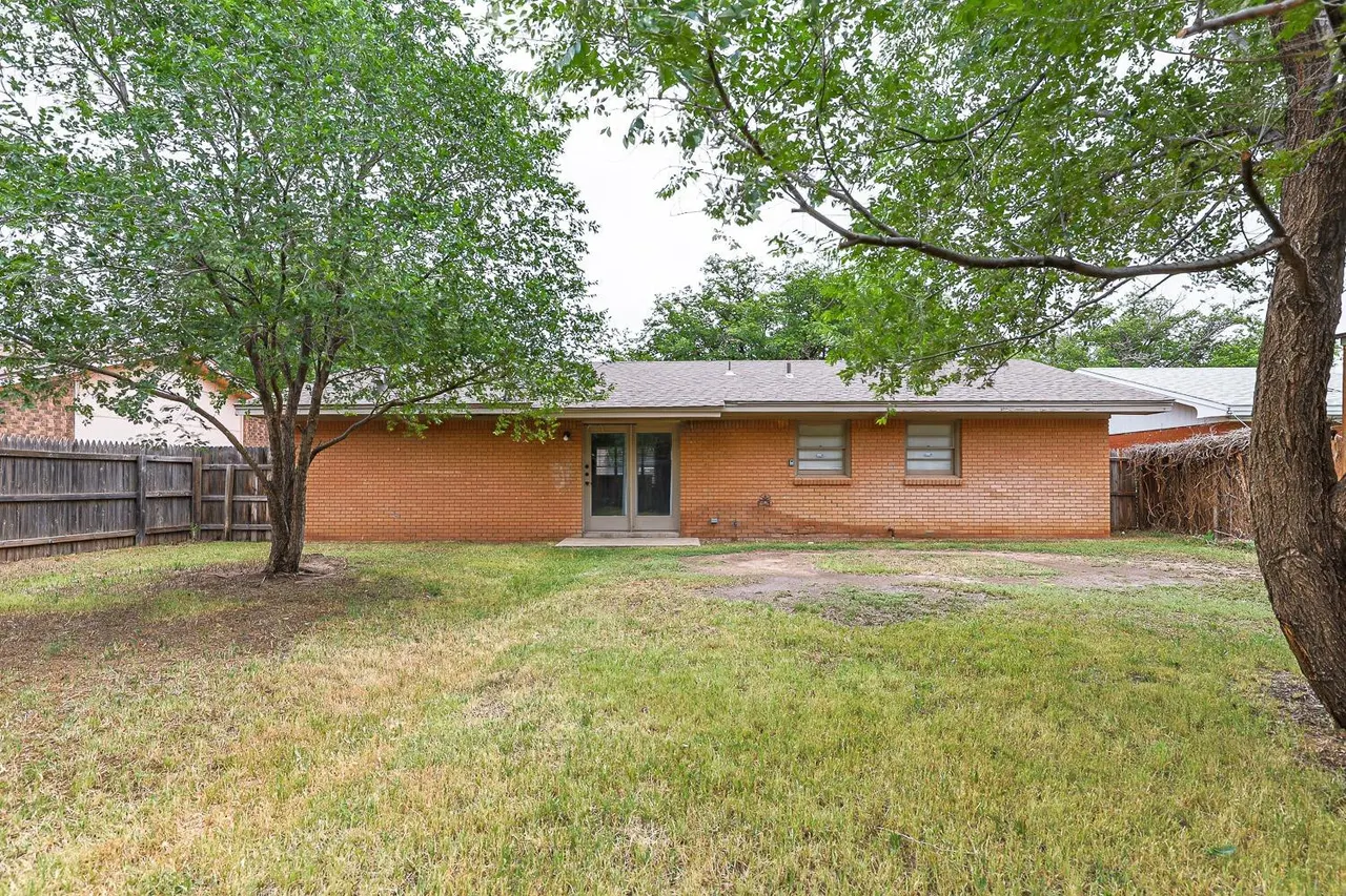Photo 34 — 406 Bangor Avenue, Lubbock, TX 79416