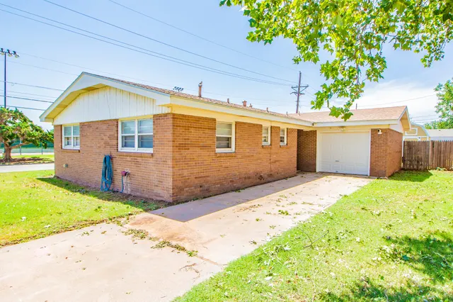 Front exterior — 1300 Locust Lane, Littlefield, TX 79339