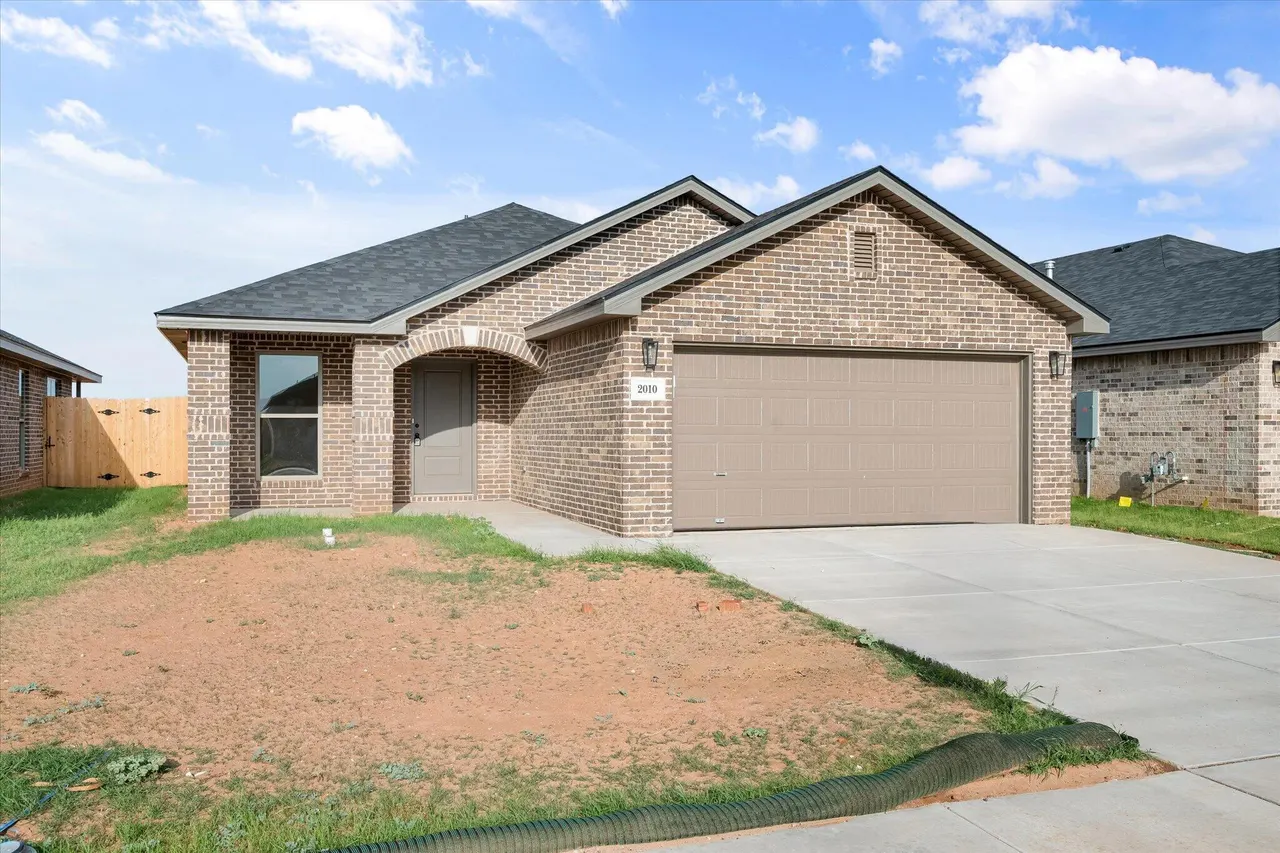 Photo 3 — 2010 Durham Avenue, Wolfforth, TX 79382