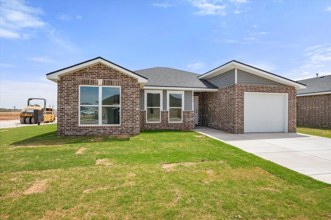 Photo 3 — 7413 64th Street, Lubbock, TX 79407
