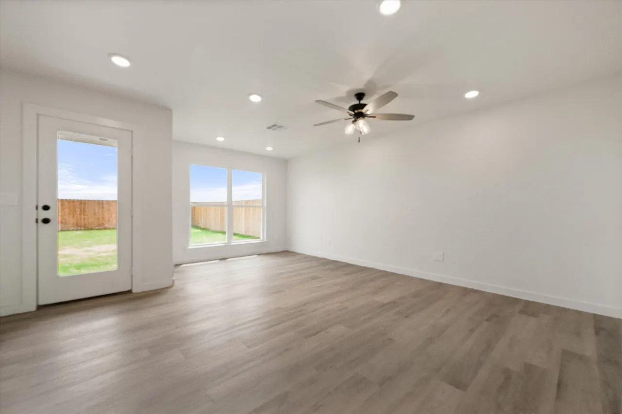 Photo 6 — 7413 64th Street, Lubbock, TX 79407