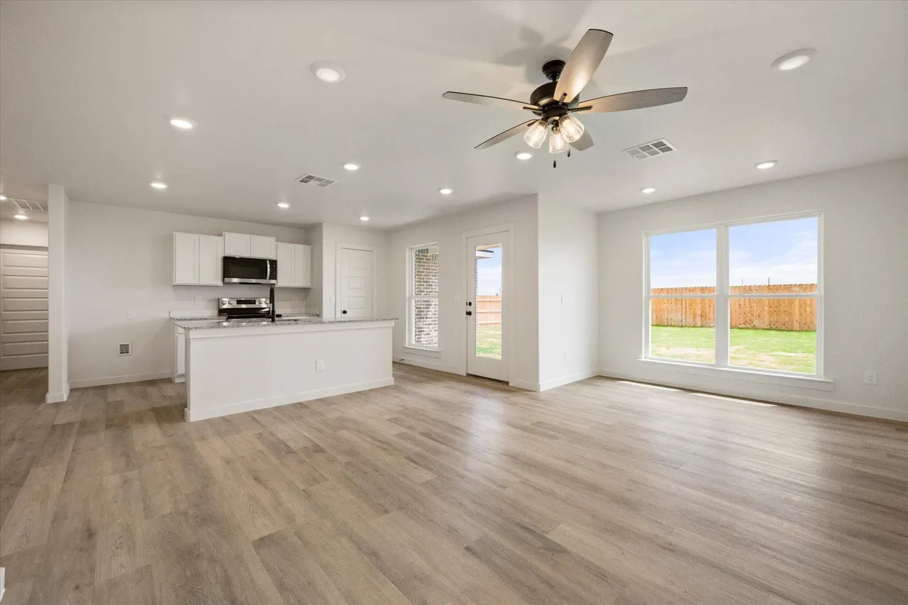 Photo 7 — 7413 64th Street, Lubbock, TX 79407