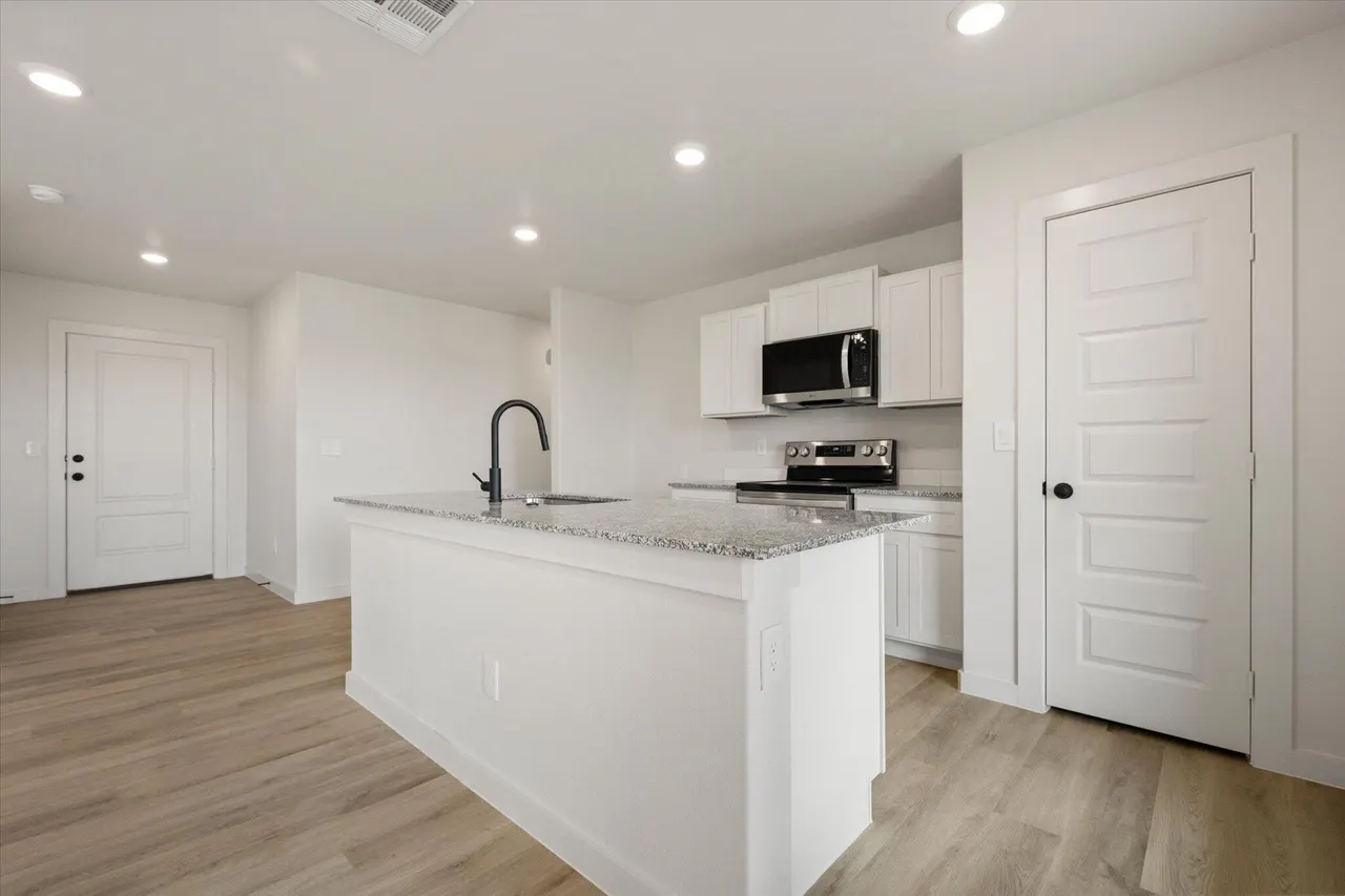 Photo 12 — 7413 64th Street, Lubbock, TX 79407