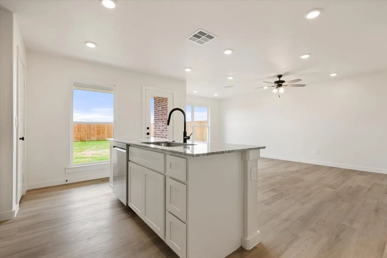 Photo 14 — 7413 64th Street, Lubbock, TX 79407