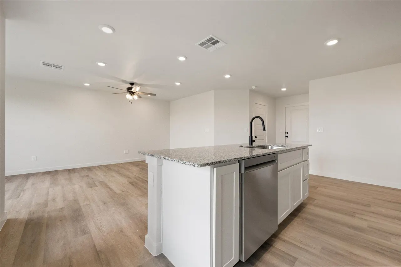 Photo 15 — 7413 64th Street, Lubbock, TX 79407
