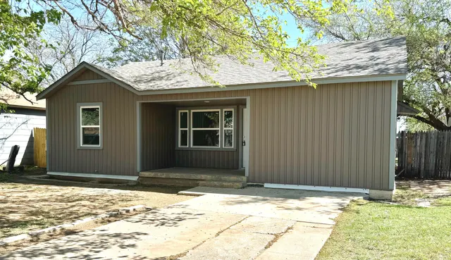 Front exterior — 2009 49th Street, Lubbock, TX 79412