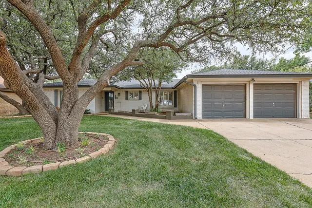 Photo 2 — 5711 74th Street, Lubbock, TX 79424