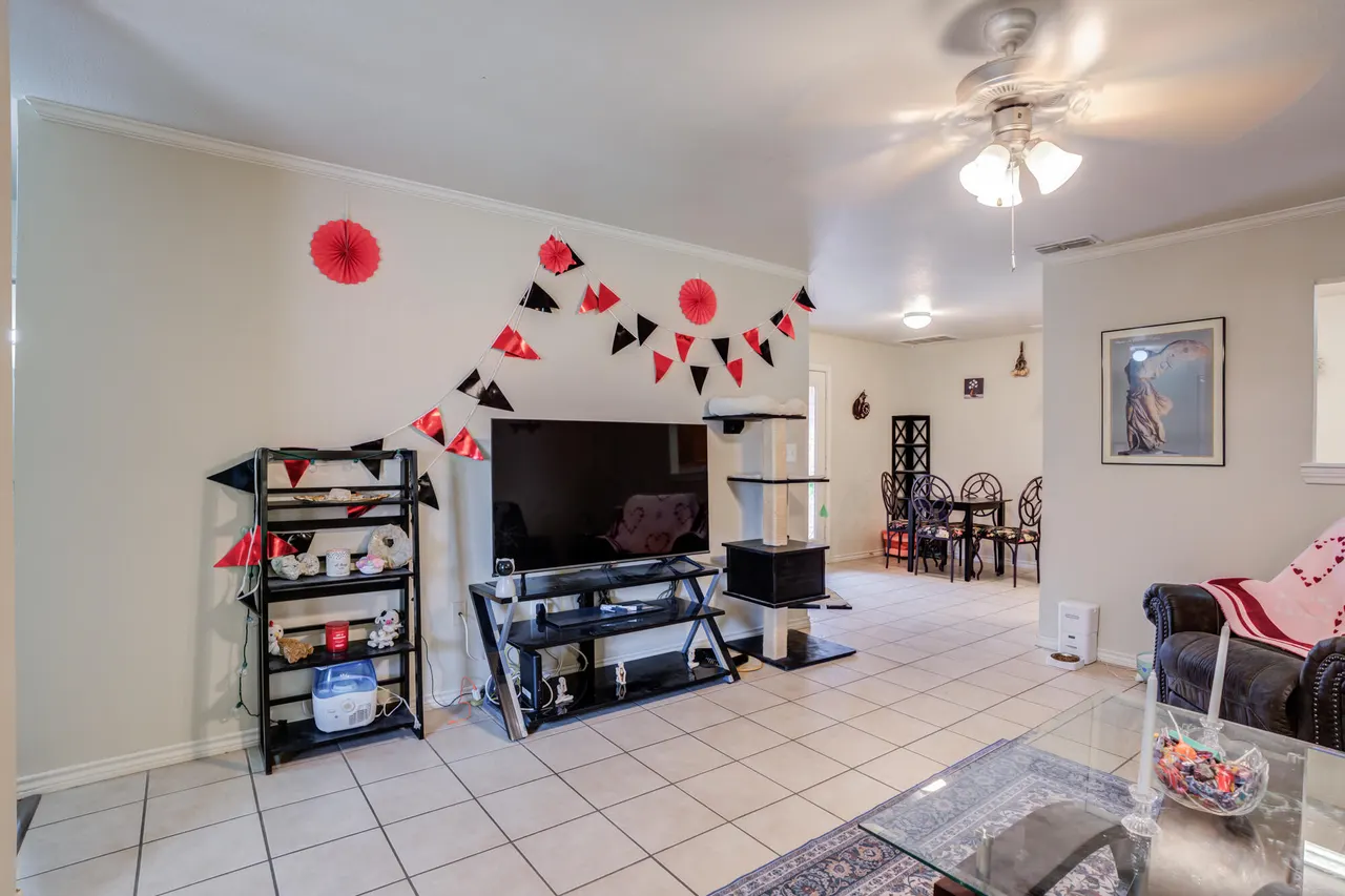 Photo 8 — 918 N Bangor Avenue, Lubbock, TX 79416