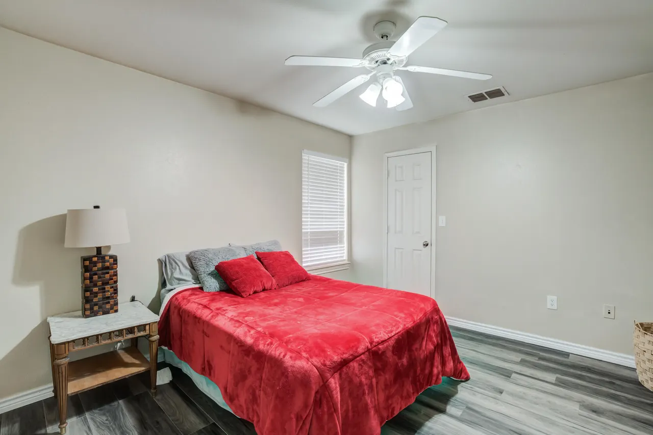 Photo 21 — 918 N Bangor Avenue, Lubbock, TX 79416