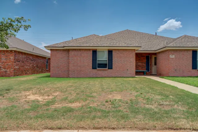 Photo 3 — 918 N Bangor Avenue, Lubbock, TX 79416