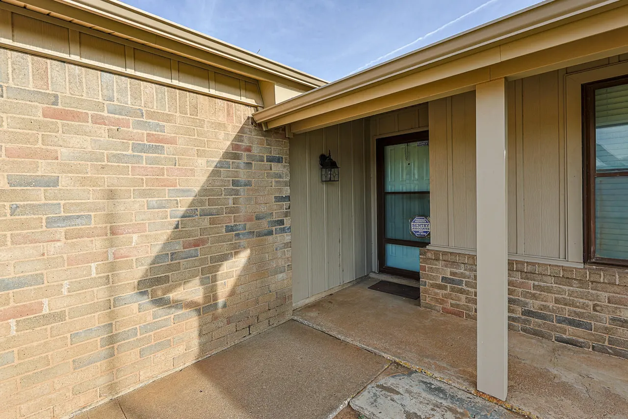 Photo 3 — 5920 14th Street, Lubbock, TX 79416