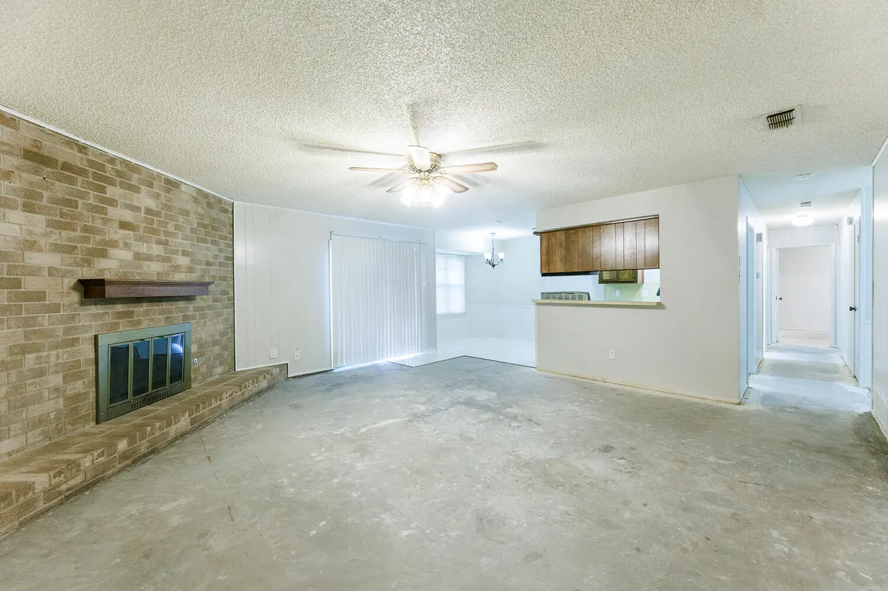 Photo 7 — 5920 14th Street, Lubbock, TX 79416