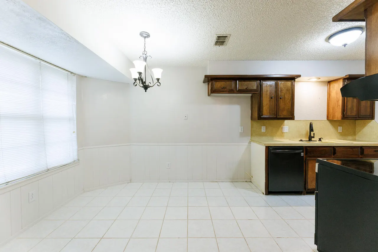 Photo 18 — 5920 14th Street, Lubbock, TX 79416