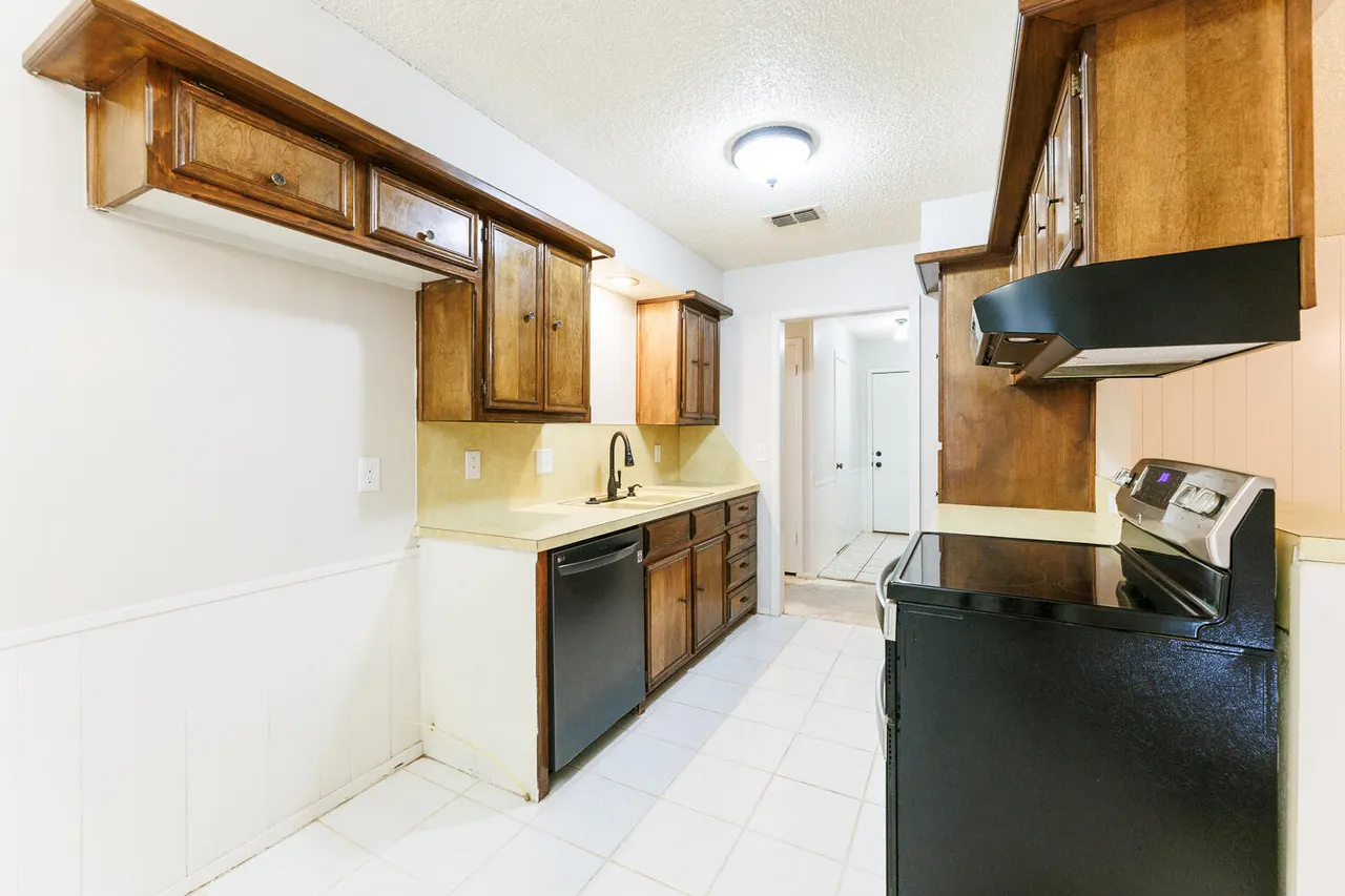 Photo 14 — 5920 14th Street, Lubbock, TX 79416