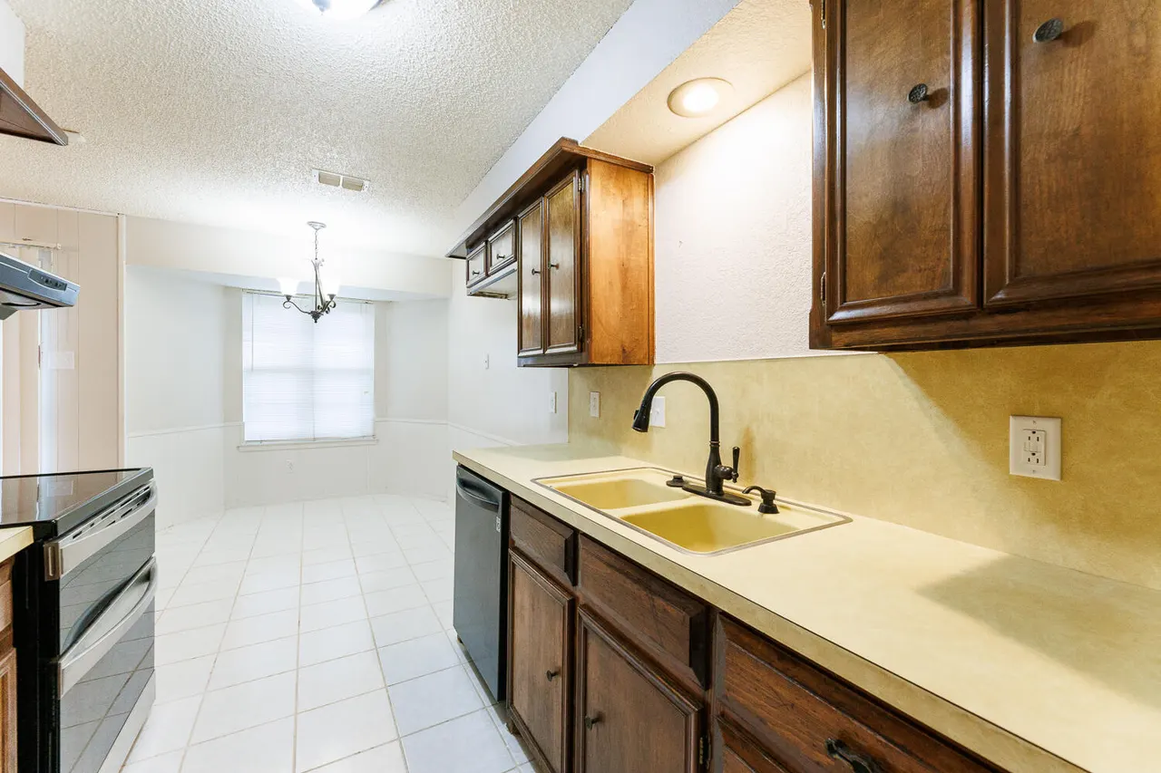Photo 10 — 5920 14th Street, Lubbock, TX 79416