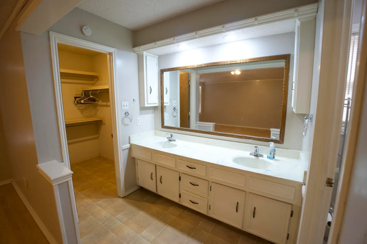 Photo 8 — 9003 Lynnhaven Avenue, Lubbock, TX 79423