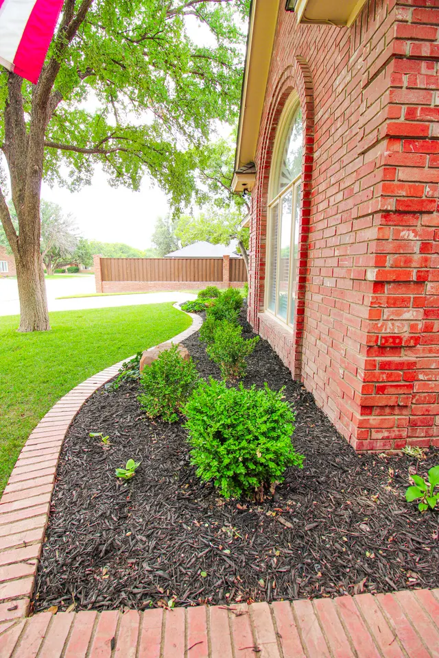 Photo 6 — 8708 Savannah Avenue, Lubbock, TX 79424