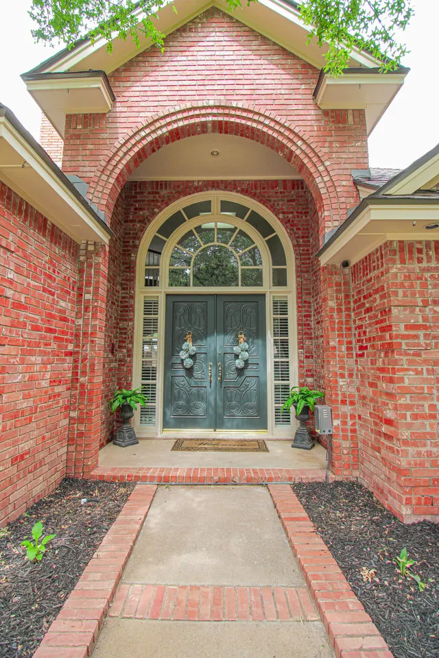 Photo 8 — 8708 Savannah Avenue, Lubbock, TX 79424
