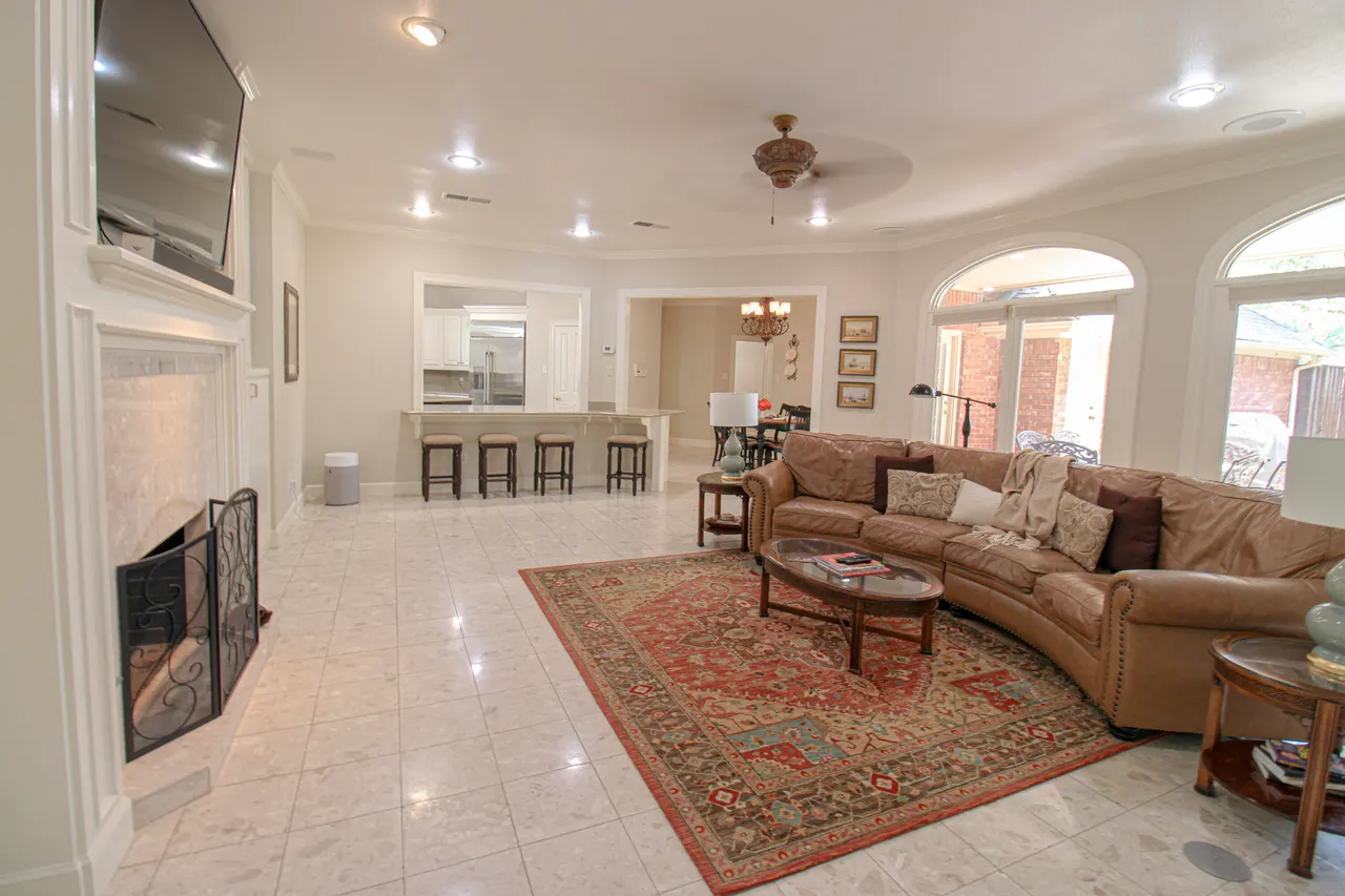 Photo 11 — 8708 Savannah Avenue, Lubbock, TX 79424