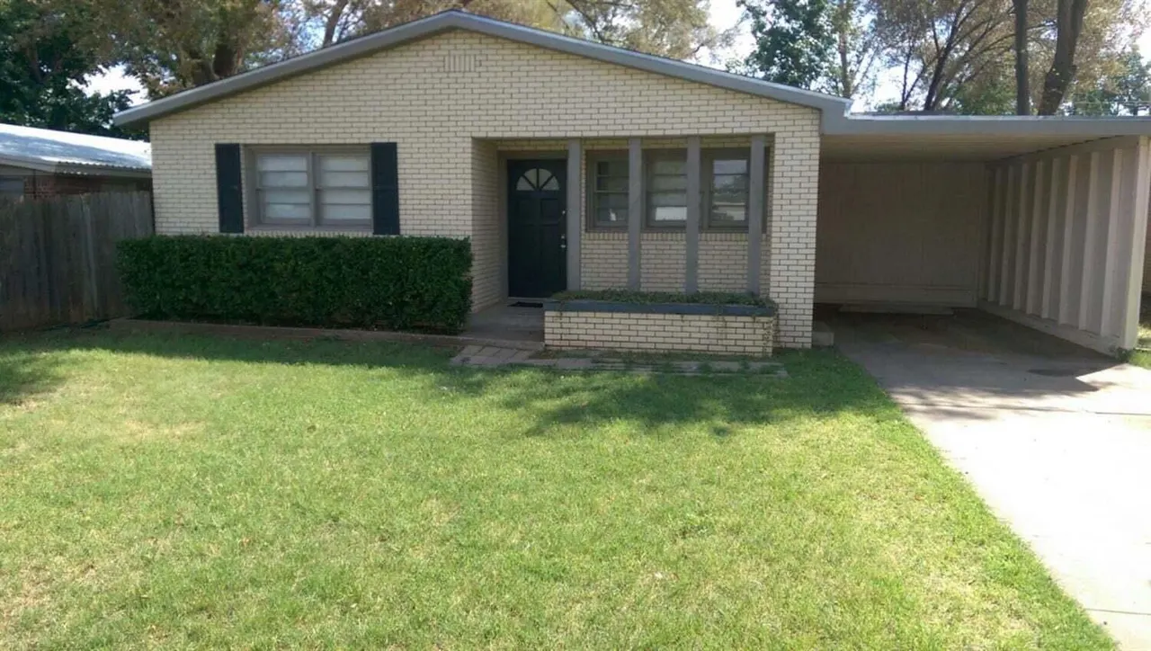 Front exterior — 4605 35th Street, Lubbock, TX 79414