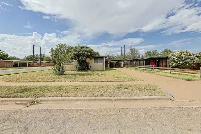 Photo 2 — 2526 63rd Street, Lubbock, TX 79413