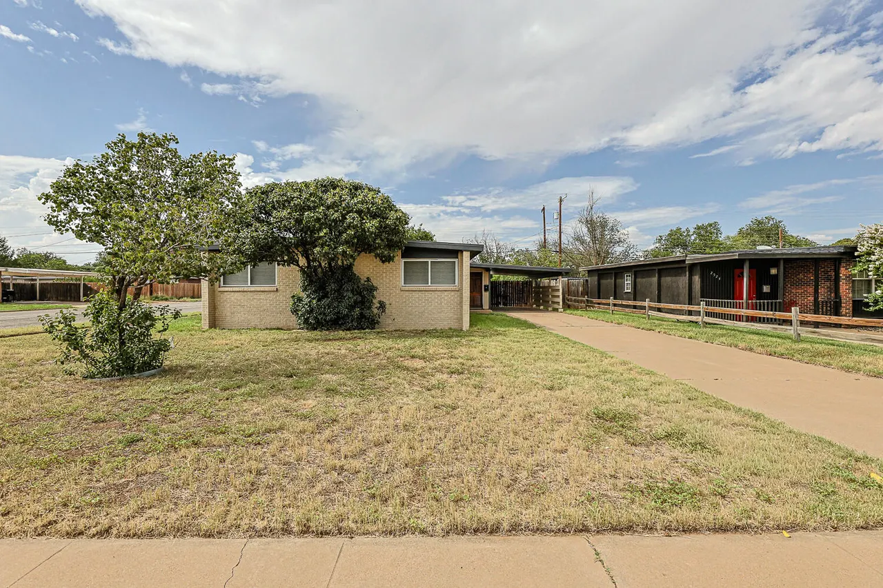 Photo 3 — 2526 63rd Street, Lubbock, TX 79413