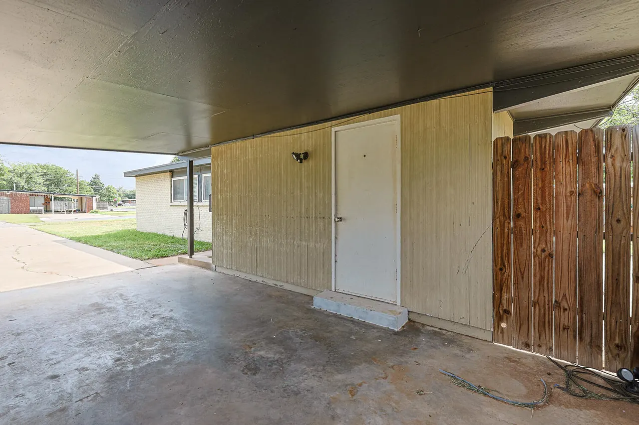 Photo 10 — 2526 63rd Street, Lubbock, TX 79413