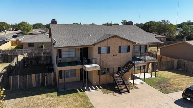 Photo 4 — 7405 Waco Avenue, Lubbock, TX 79423