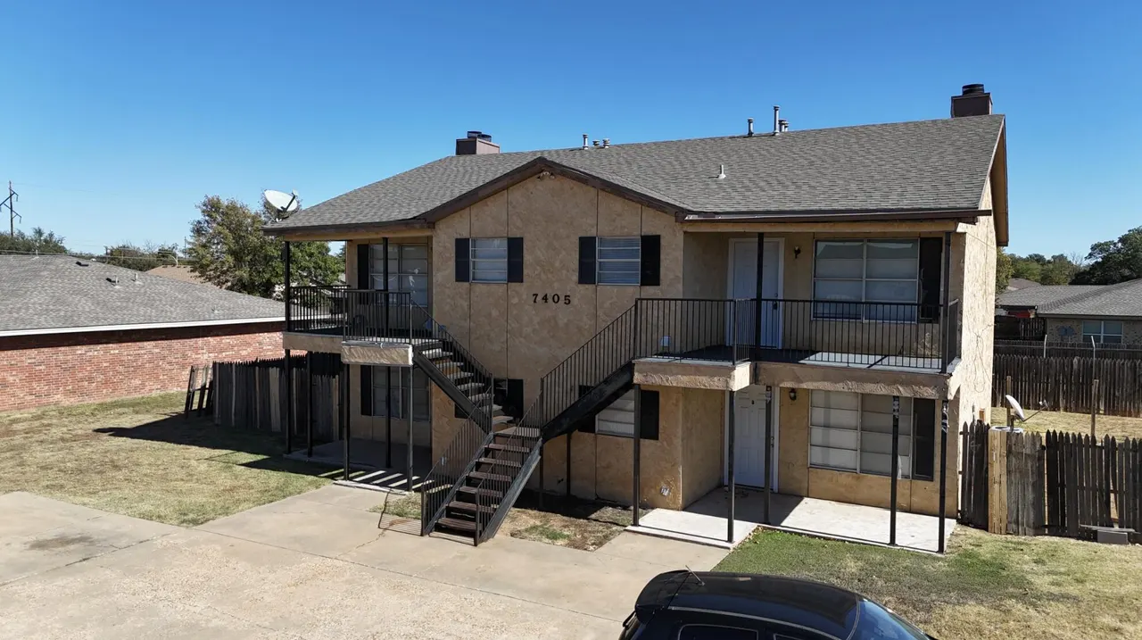 Photo 5 — 7405 Waco Avenue, Lubbock, TX 79423