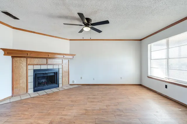 Photo 8 — 7405 Waco Avenue, Lubbock, TX 79423