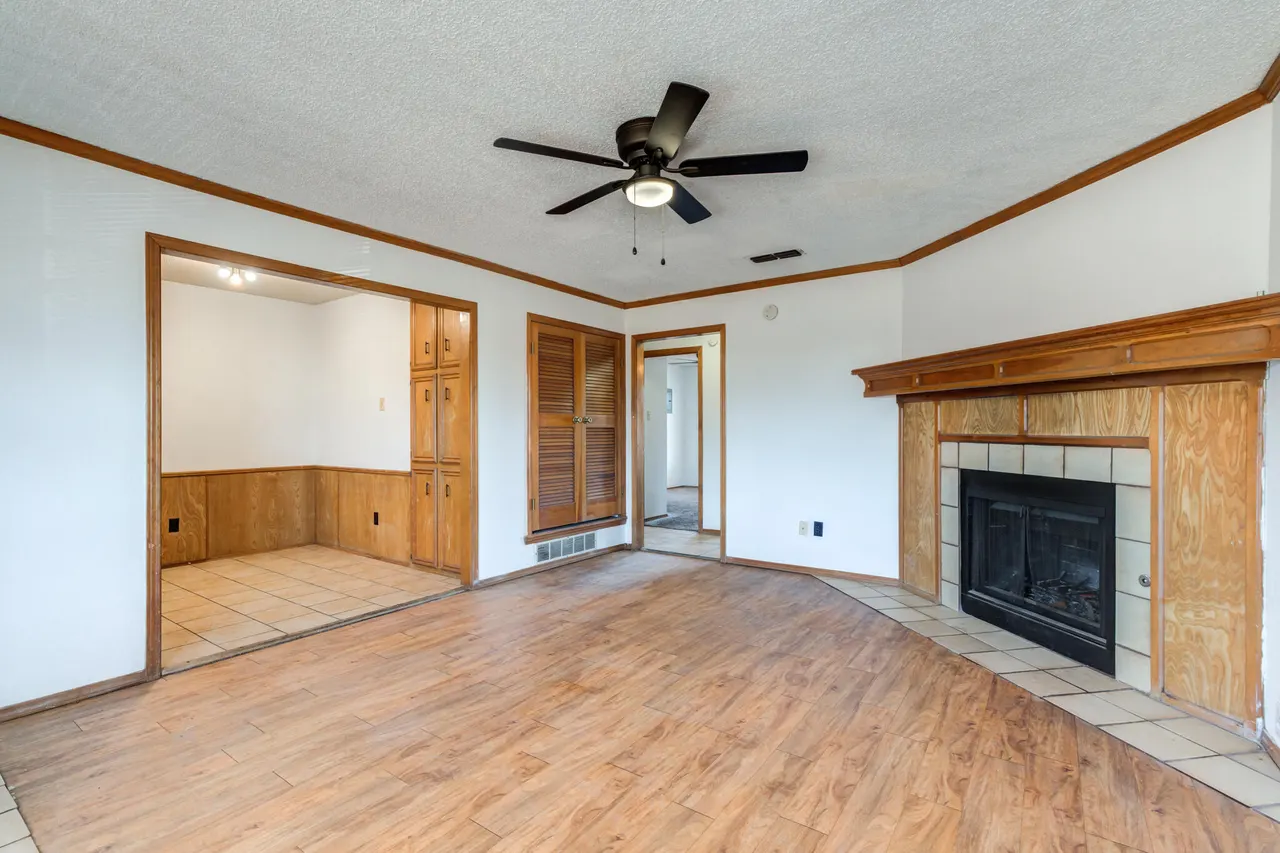 Photo 11 — 7405 Waco Avenue, Lubbock, TX 79423