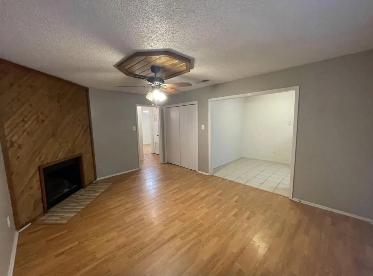 Photo 6 — 7401 Avenue X, Lubbock, TX 79423