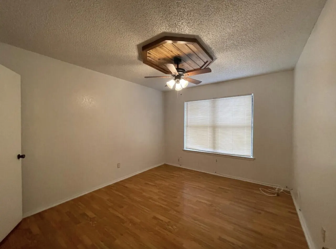 Photo 12 — 7401 Avenue X, Lubbock, TX 79423